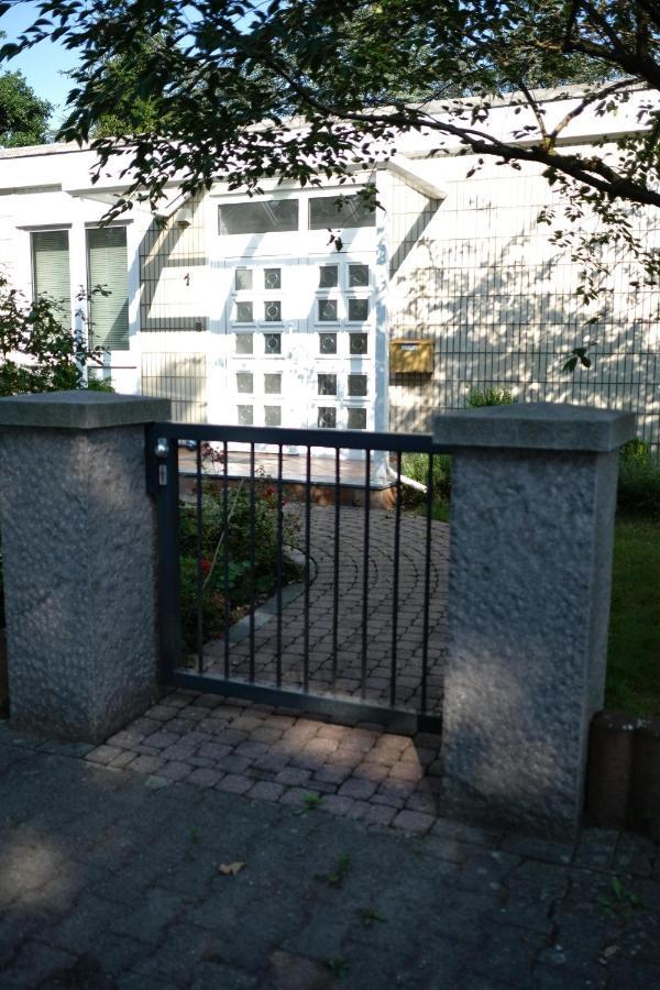 Ruhiges Haus Mit Privatem Garten Halstenbek Εξωτερικό φωτογραφία